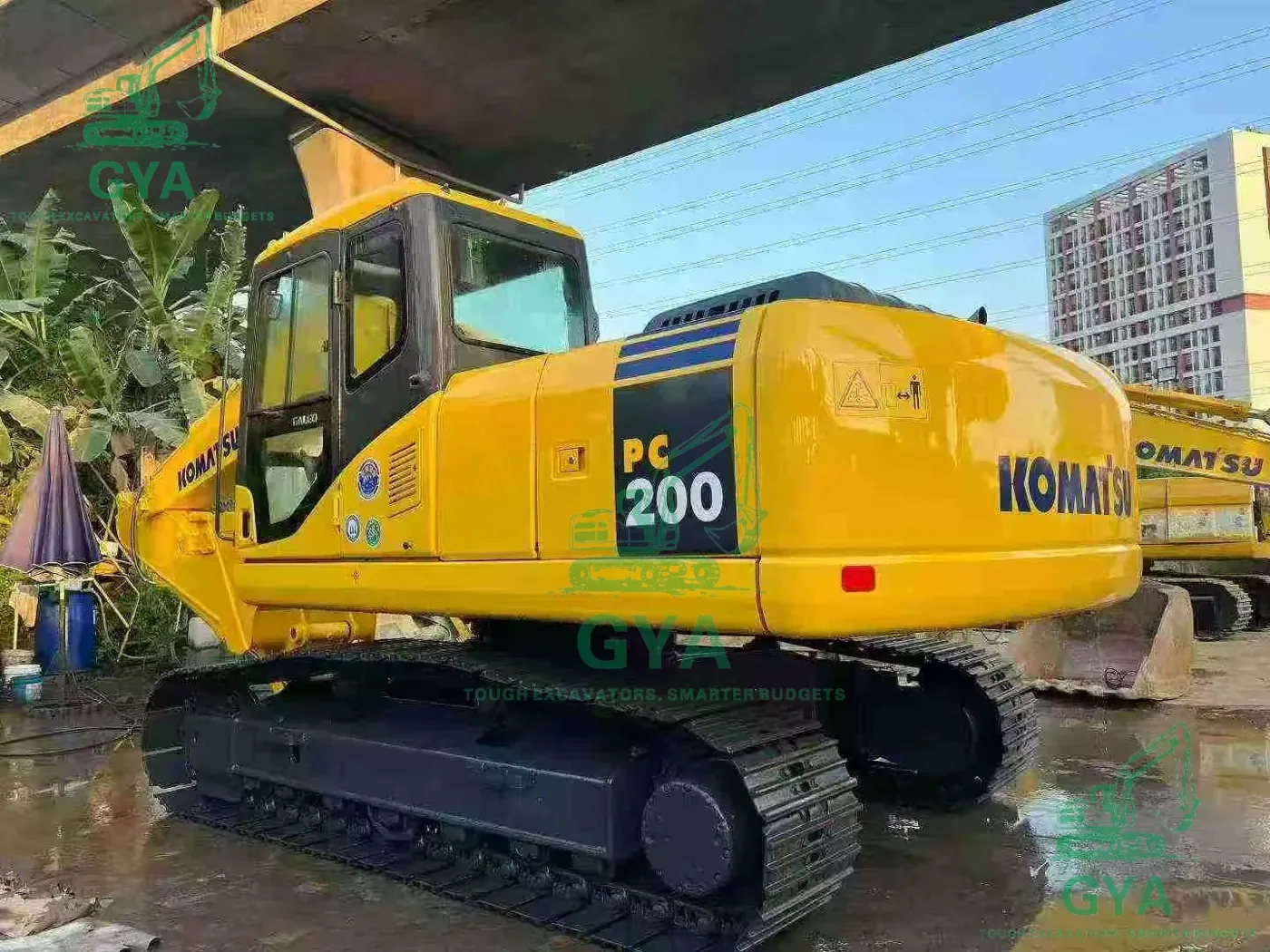 Used Komatsu PC200-7