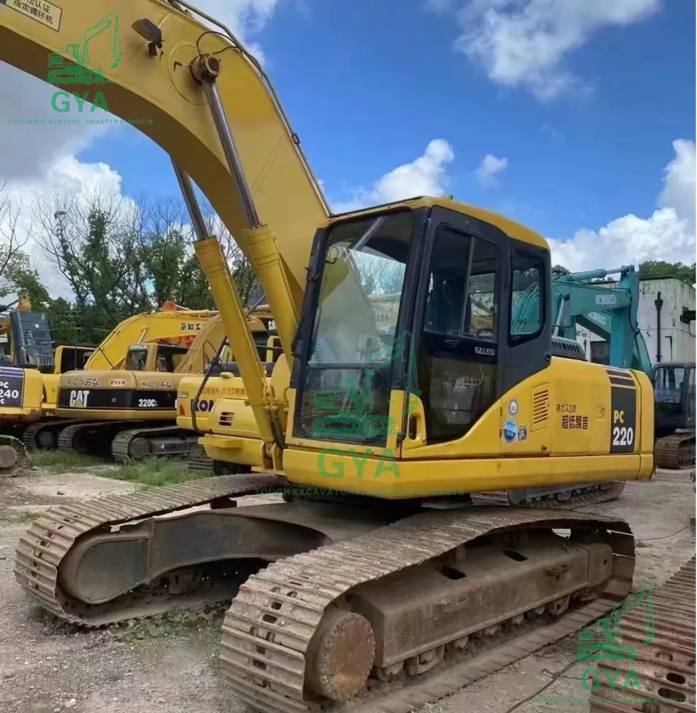 Used Komatsu PC220-7 excavator for export from China